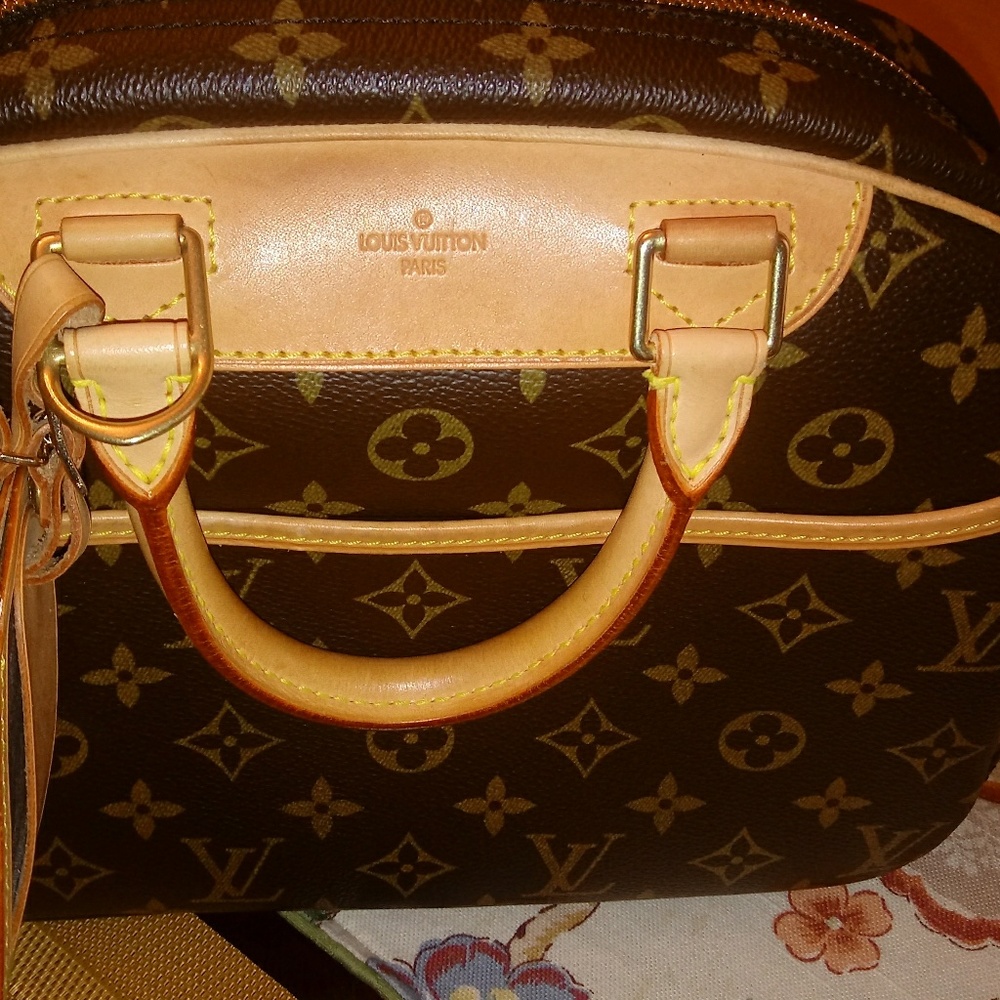 Authentic Louis Vitton